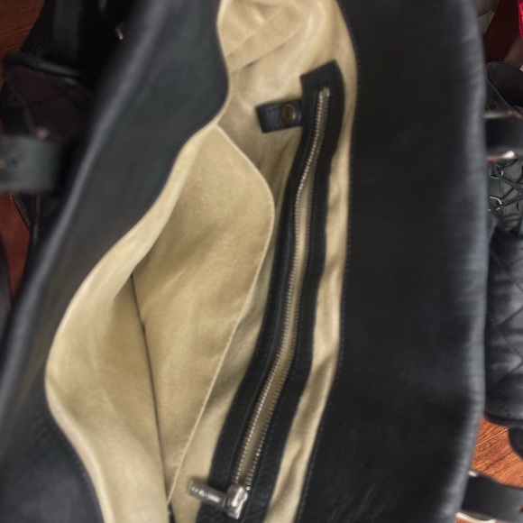 Jimmy Choo Black Leather shoulder Bag.
100% AUTHENTIC - Picture 9 of 10